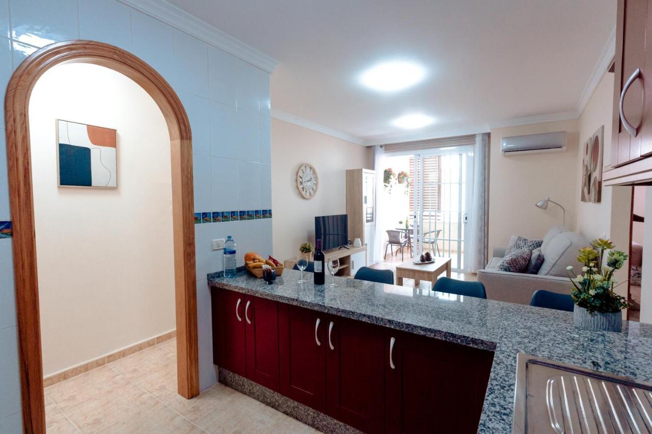 Apto Ache, Acogedor De 66 M Con Terraza, Aire Acondicionado Y Parking Privado Gratuito Apartment *