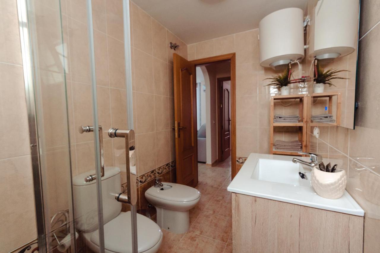 Apto Ache, Acogedor De 66 M Con Terraza, Aire Acondicionado Y Parking Privado Gratuito Apartment